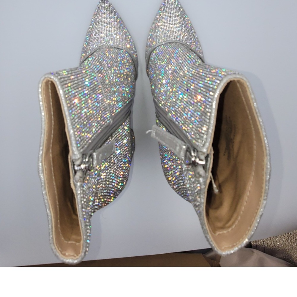 Steve Madden Noticed-R Rhinestone Silver Ankle Boots Pointed Toe Block Heel 8 - Picture 4 of 8